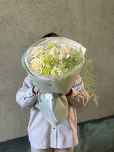 Încarcă imaginea în vizualizatorul Galerie, Buchet “Spring Lemonade”