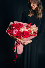 Încarcă imaginea în vizualizatorul Galerie, Buchet “Love in Berlin”