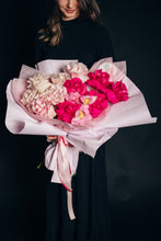 Încarcă imaginea în vizualizatorul Galerie, Buchet “Love in Barcelona”