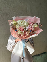 Încarcă imaginea în vizualizatorul Galerie, Buchet “Pink Harmony”