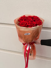 Încarcă imaginea în vizualizatorul Galerie, Buchet “Red Roses”