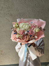Încarcă imaginea în vizualizatorul Galerie, Buchet “Pink Harmony”
