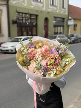 Încarcă imaginea în vizualizatorul Galerie, Buchet "Bloom"
