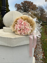 Încarcă imaginea în vizualizatorul Galerie, Buchet "Blush”
